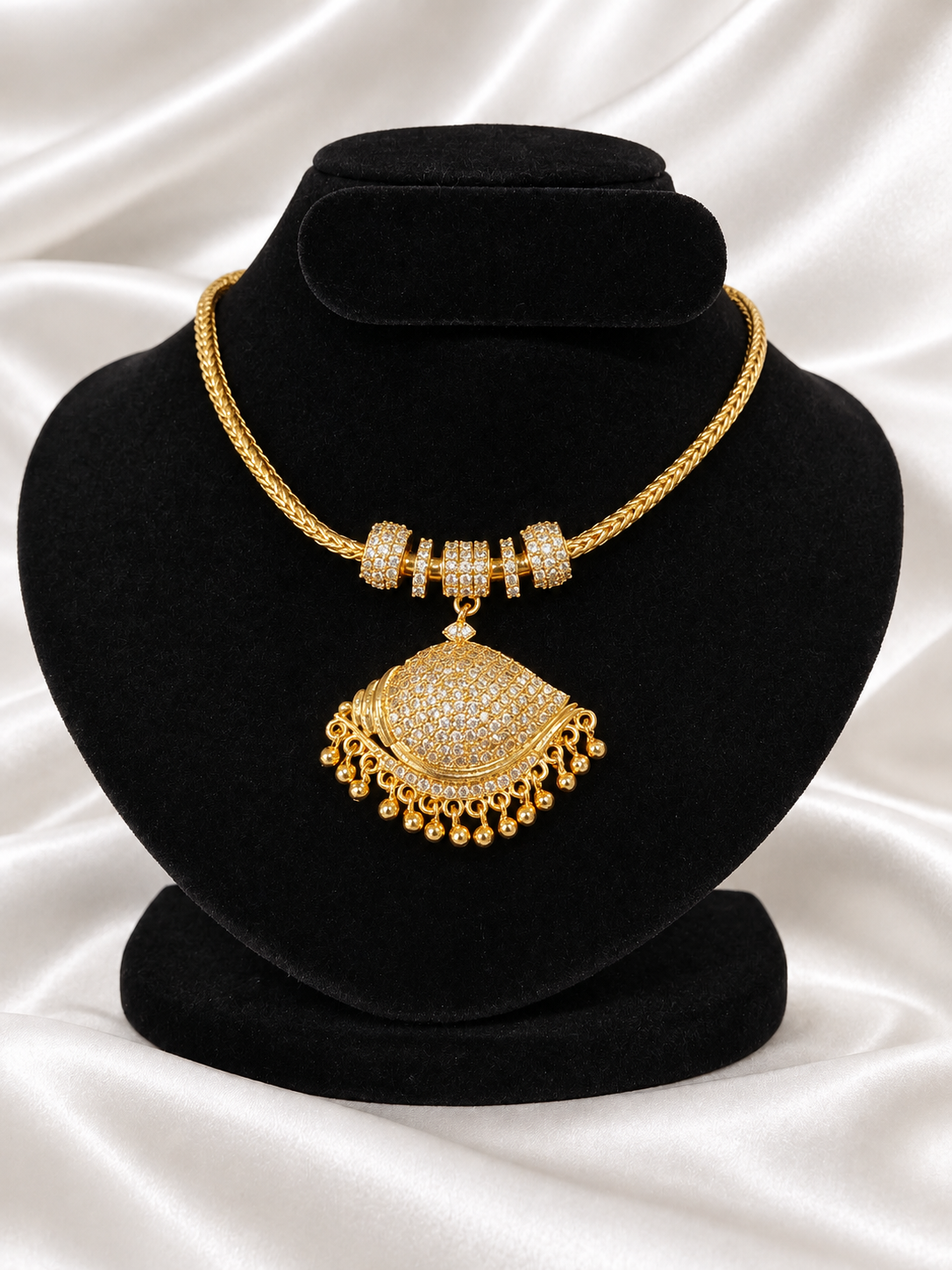 file_000000004e248211b576804e916d85eb Panchaloha Addiga - white stone Necklace - Image 1